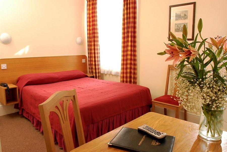 Astons Apartments Лондон Номер фото